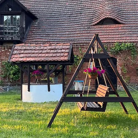 Lakeside Granary Apartment: 19th-Century Charm with Park Access Szteklin Exterior photo