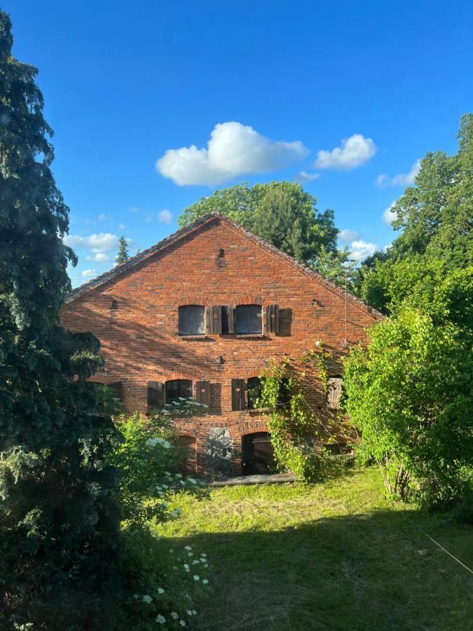 Lakeside Granary Apartment: 19th-century Charm With Park Access Apartment Szteklin