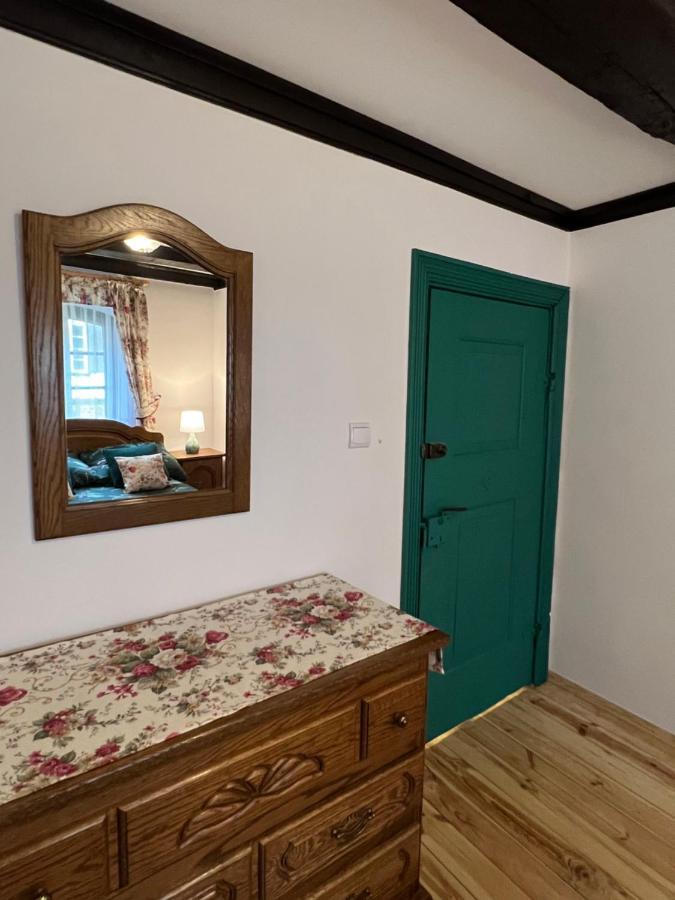 Lakeside Granary Apartment: 19th-century Charm With Park Access Szteklin