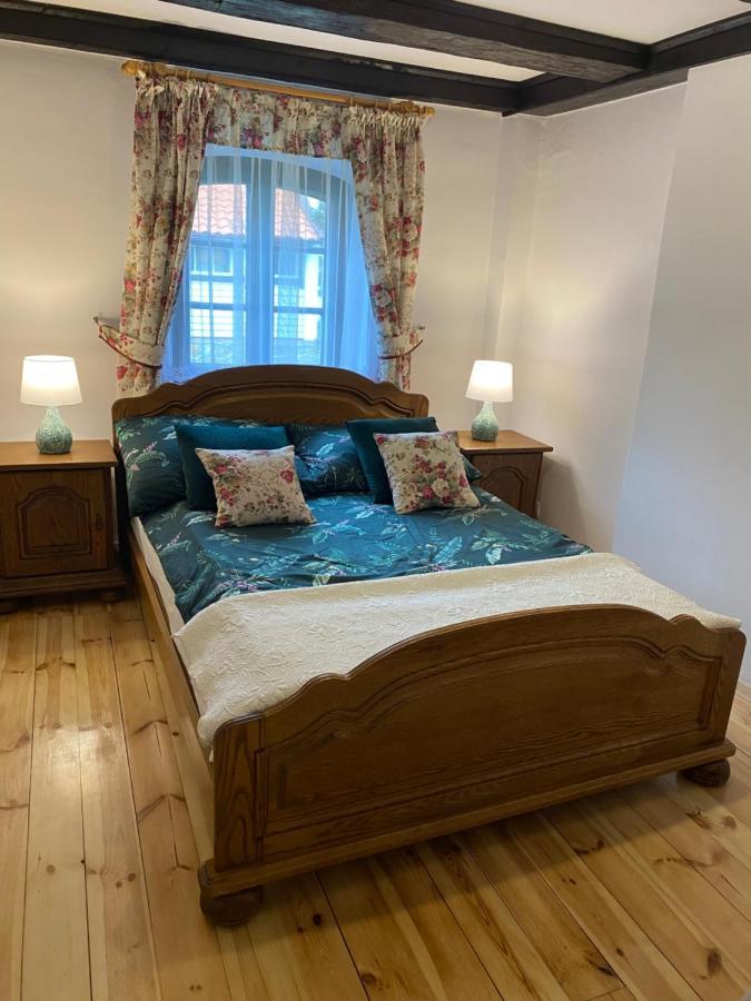 Apartment Lakeside Granary Apartment: 19th-century Charm With Park Access *