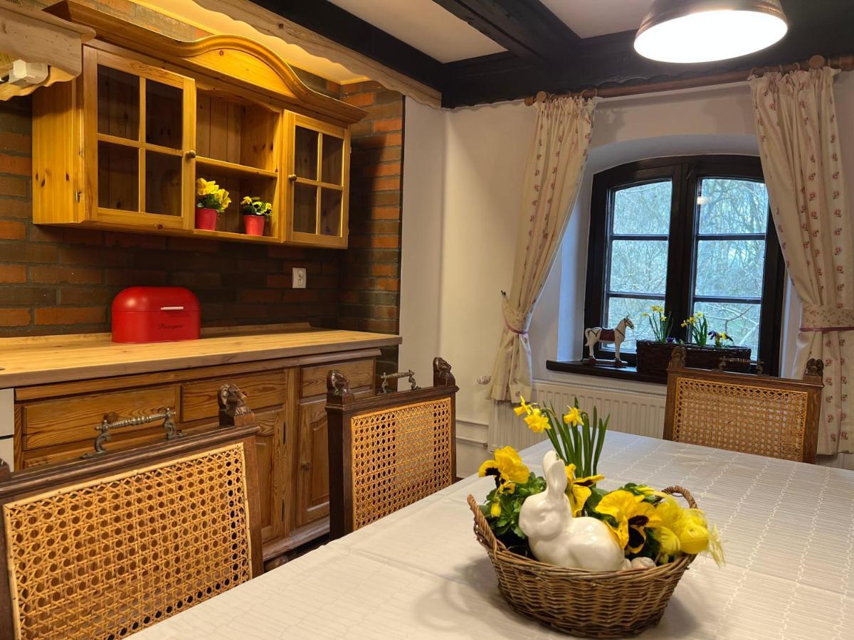Lakeside Granary Apartment: 19th-century Charm With Park Access