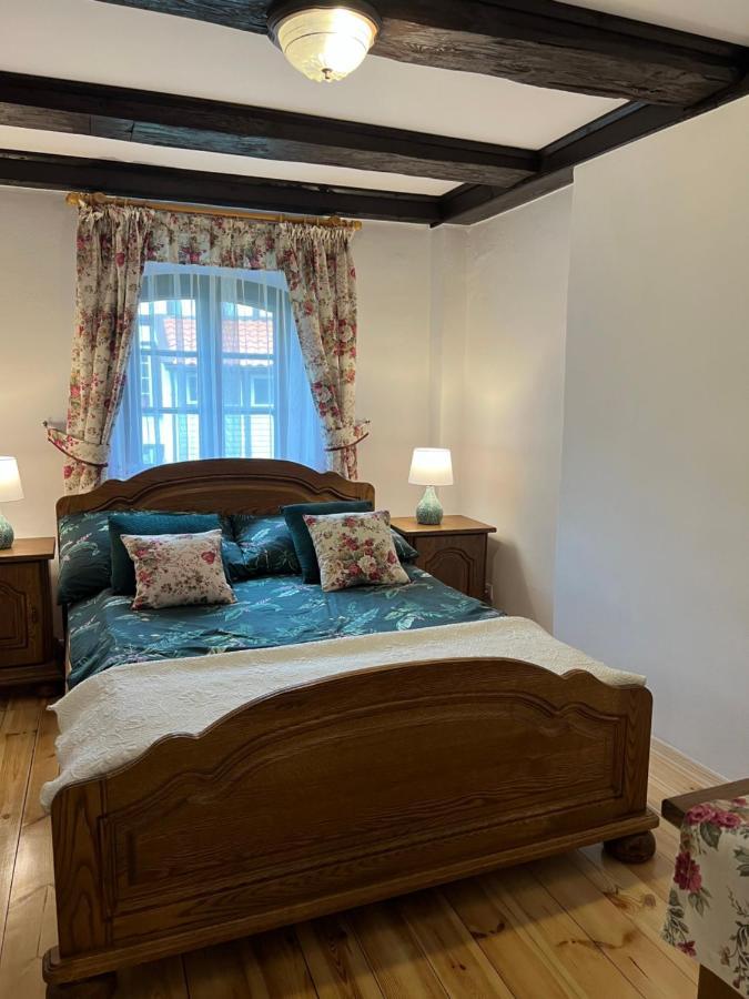 Lakeside Granary Apartment: 19th-century Charm With Park Access