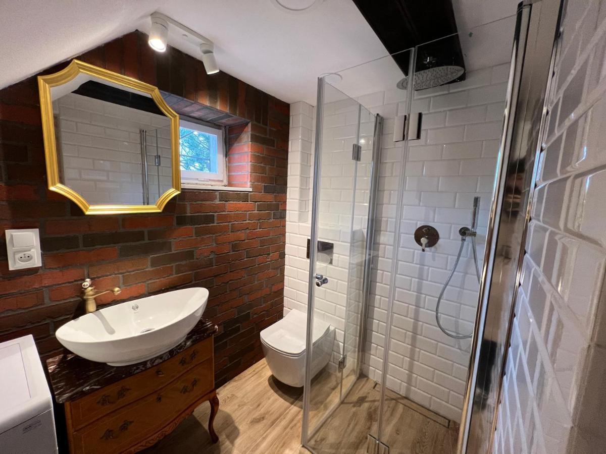 Lakeside Granary Apartment: 19th-century Charm With Park Access Apartment *