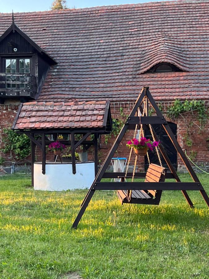 Apartment Lakeside Granary Apartment: 19th-century Charm With Park Access *